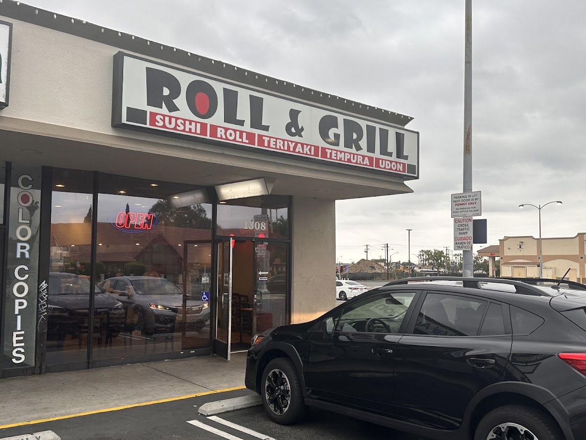 Roll & Grill